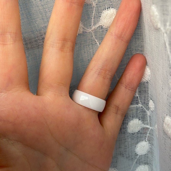 Size 7❗️White ceramic pink zirconia ring - Picture 4 of 8